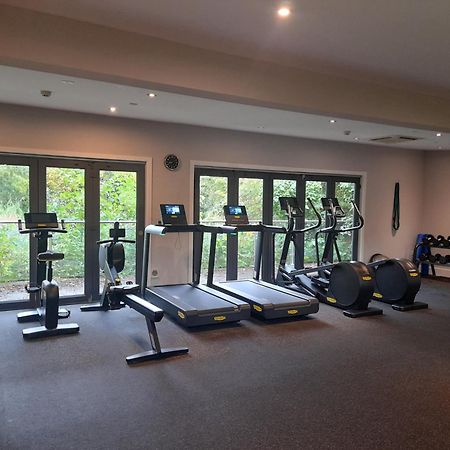 Crow'S Nest Penthouse Apartment With Free Spa Access Somerford Keynes Exterior photo